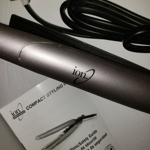 ion COMPACT STYLING IRON/HAIR STRAITNER